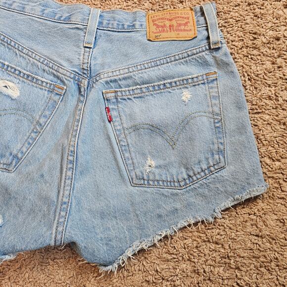 Levis 501 Shorts Womens 25 Blue Cut Off Denim Stretch Button Fly Mid Rise - Picture 6 of 10
